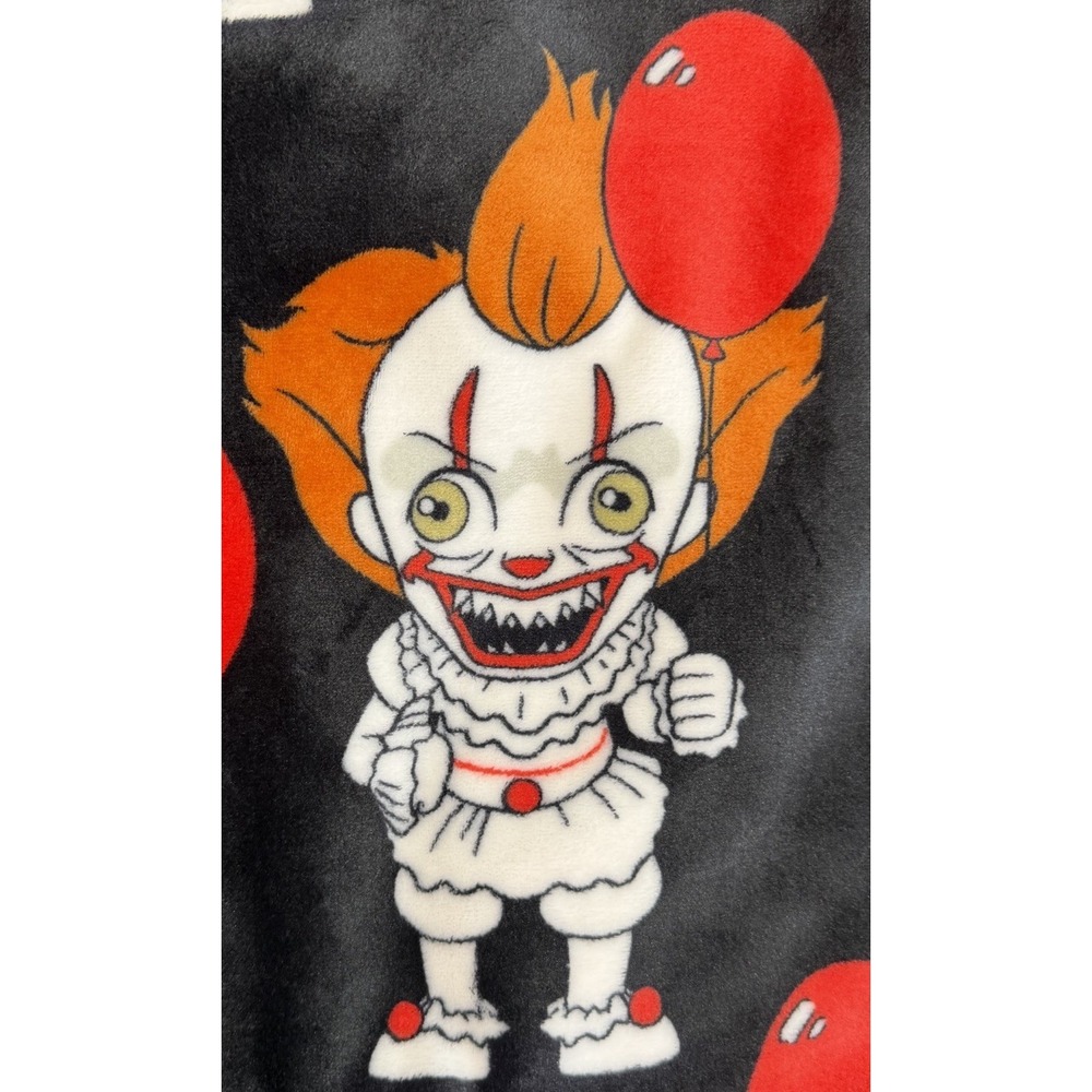 Pennywise IT Halloween Horror Movie Plush Throw Blanket Clown Red Balloons NWT🎈